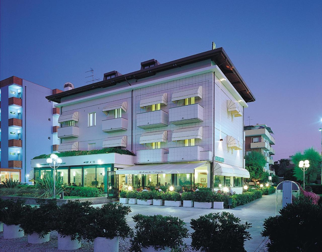 Hotel Angela Fano Exteriör bild